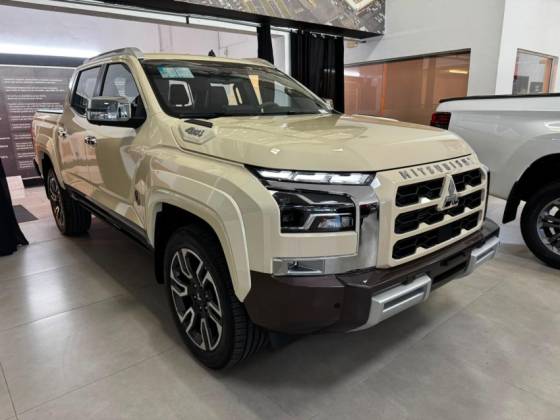 MITSUBISHI TRITON 2.4 BITURBO DIESEL CD TERRA 4X4 AUTOMÁTICO MITSUBISHI TRITON 2.4 BITURBO DIESEL CD TERRA 4X4 AUTOMÁTICO